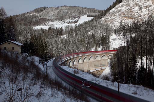 Railjet am Kalte-Rinne-Viadukt